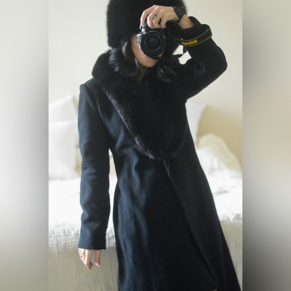 Vintage Marvin Richards wool coat with real fox fur trim collar size 6